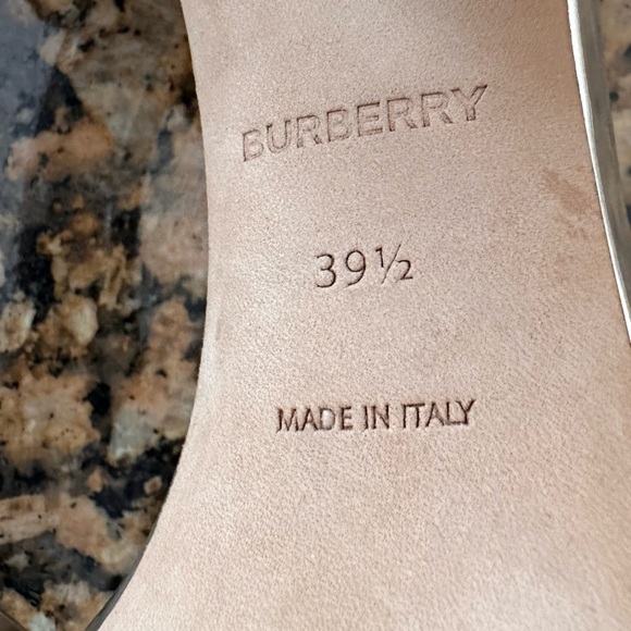 BURBERRY
Leather Metallic Heeled Sandals 70 - Picture 8 of 10
